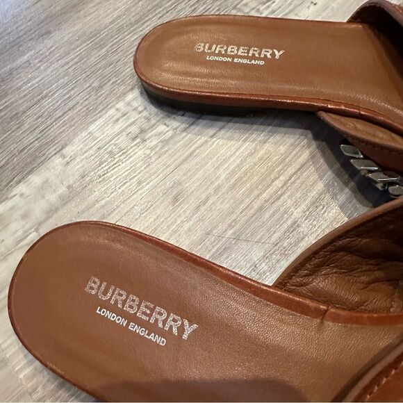 BURBERRY Brown Leather Thong Sandal Women’s Size EU 40.5 Chain Neutral - Picture 5 of 8
